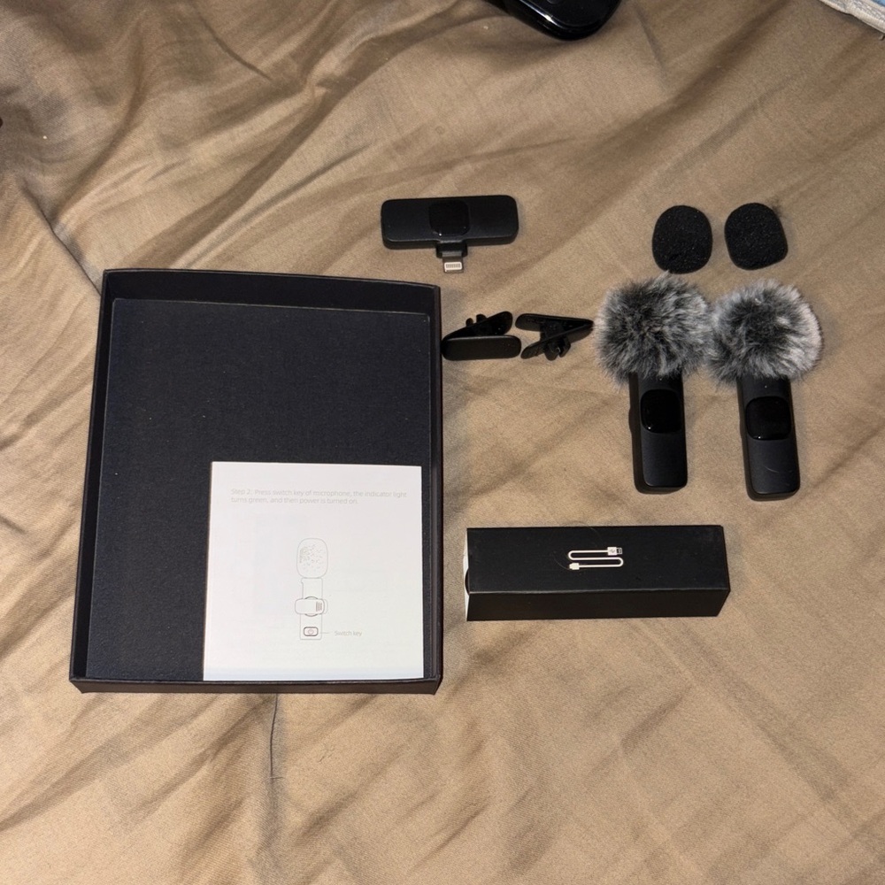Wireless Microphone Set with Accessories